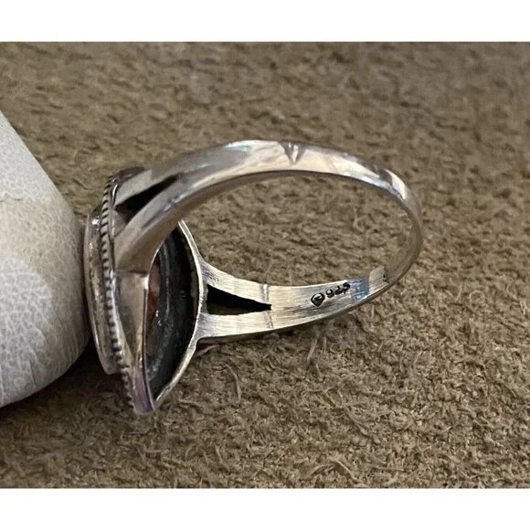 Sterling Silver Marcasite Ring W/ Red Pear Cut Stone Size 8.5 Estate Find 4.6g - Picture 4 of 5